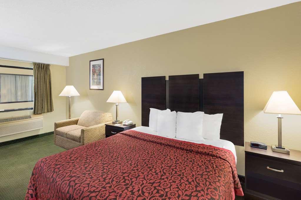 Days Inn & Suites By Wyndham Columbia Airport West Columbia Quarto foto